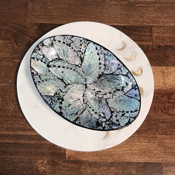 Small Iridescent Abalone Shell Bowl - Picture 1 of 2